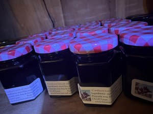 Confiture de myrtille du jardin au safran